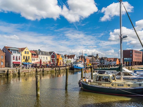 4 Tage Auszeit an der Nordsee in Husum Hekmat Apartments, Schleswig-Holstein Aktuelle Nordseereisen online kaufen 4 Tage Auszeit an der Nordsee in Husum Hekmat Apartments, Schleswig-Holstein Aktuelle Nordseereisen online kaufen